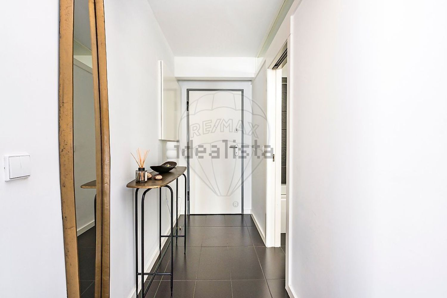 公寓 t3出售在Estrada Sem Nome - 过道