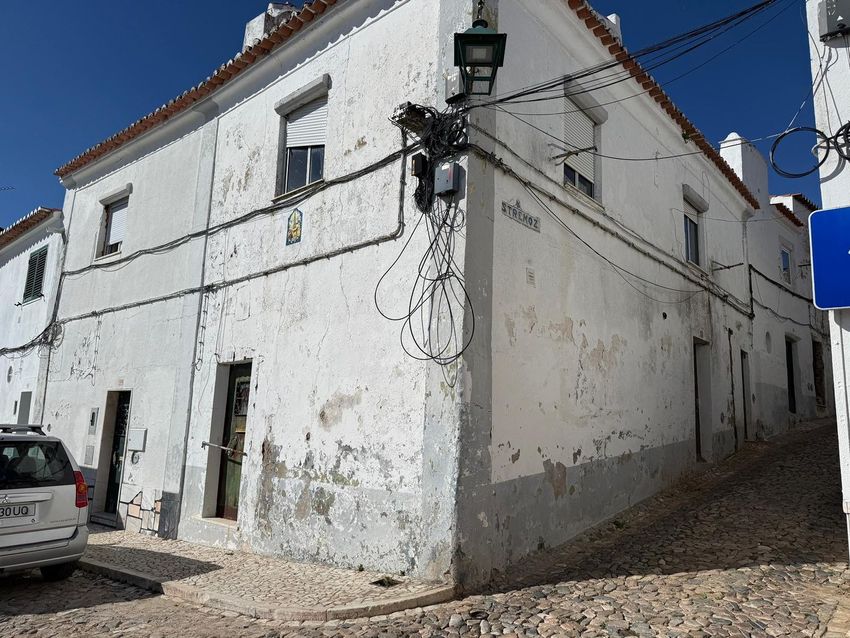 联排别墅出售在Rua Gonçalo Velho, 37 /39