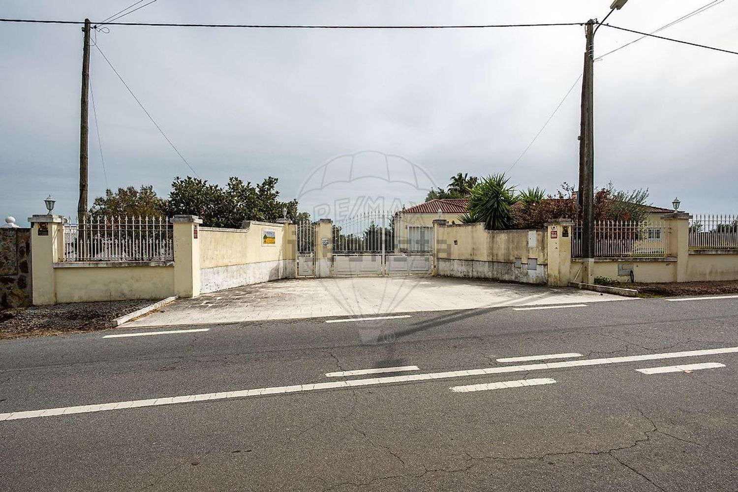 小楼房或独栋别墅出售在Rua de Elvas - 外立面