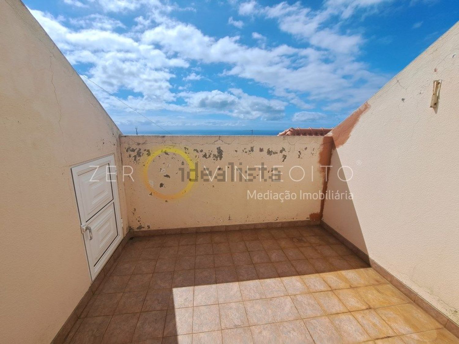 小楼房或独栋别墅出售在Beco da Quinta do Salvador - 阳台