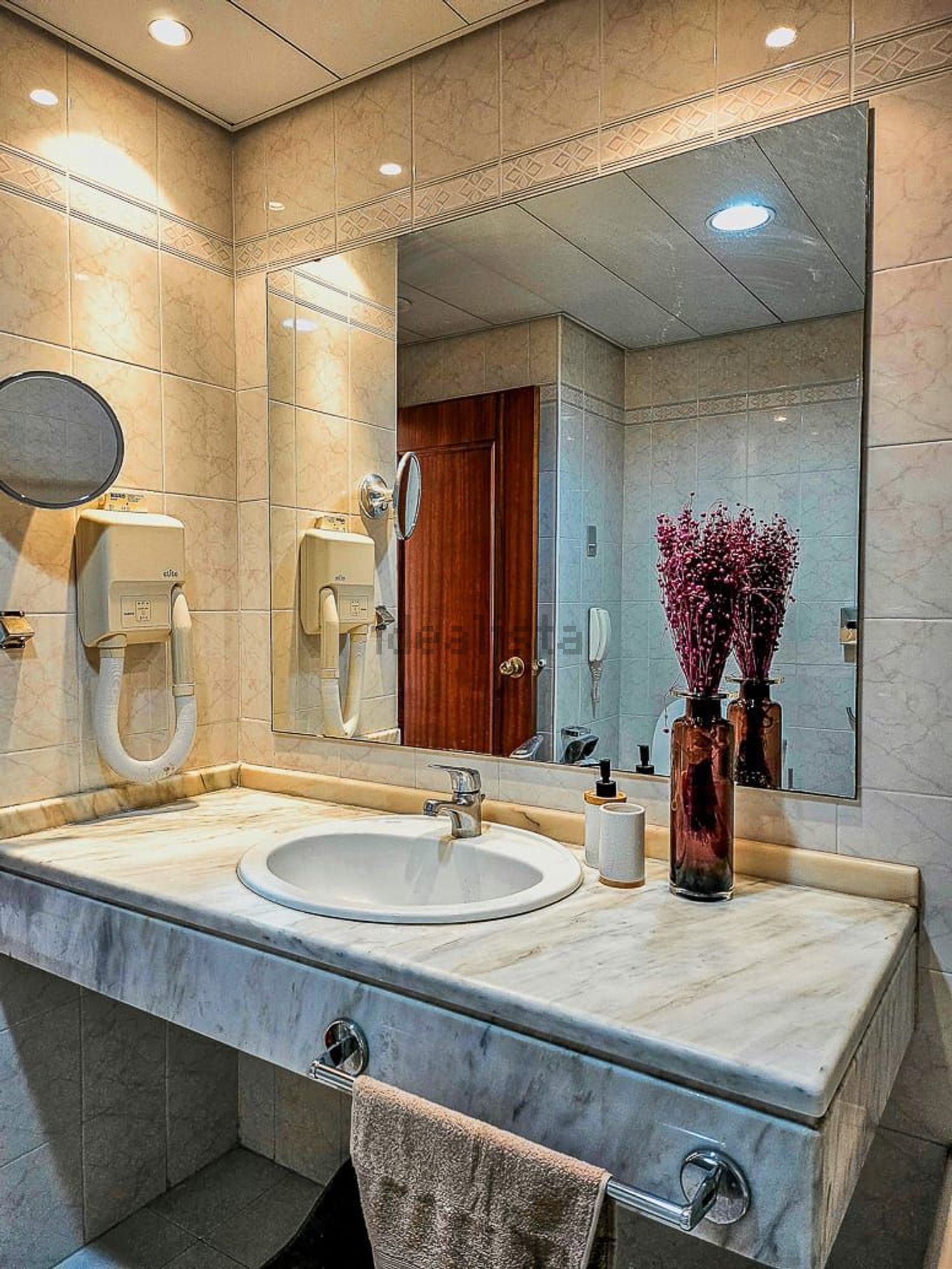 出租公寓 t1在Rua Nova do Vale da Ajuda, 39 - 卫生间