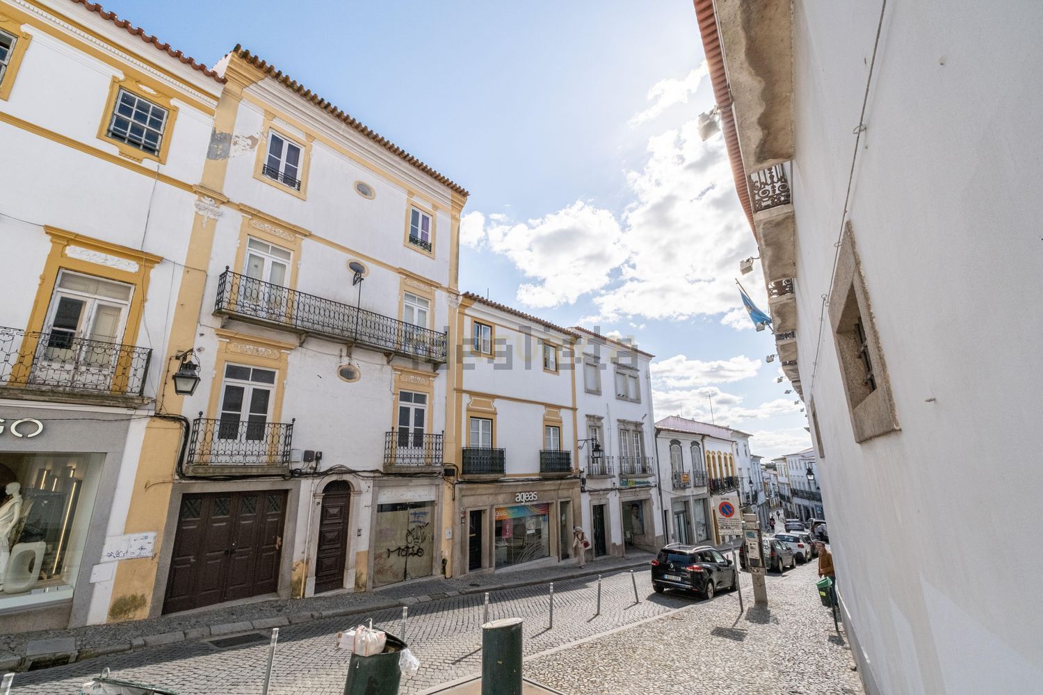 小楼房或独栋别墅出售在Rua de Serpa Pinto, 29 - 视线