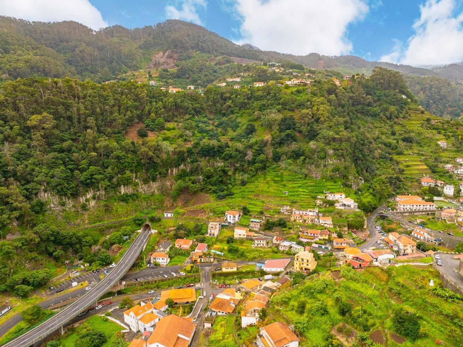 小楼房或独栋别墅出售在Estrada da Levada Da Rocha s/n - 视线