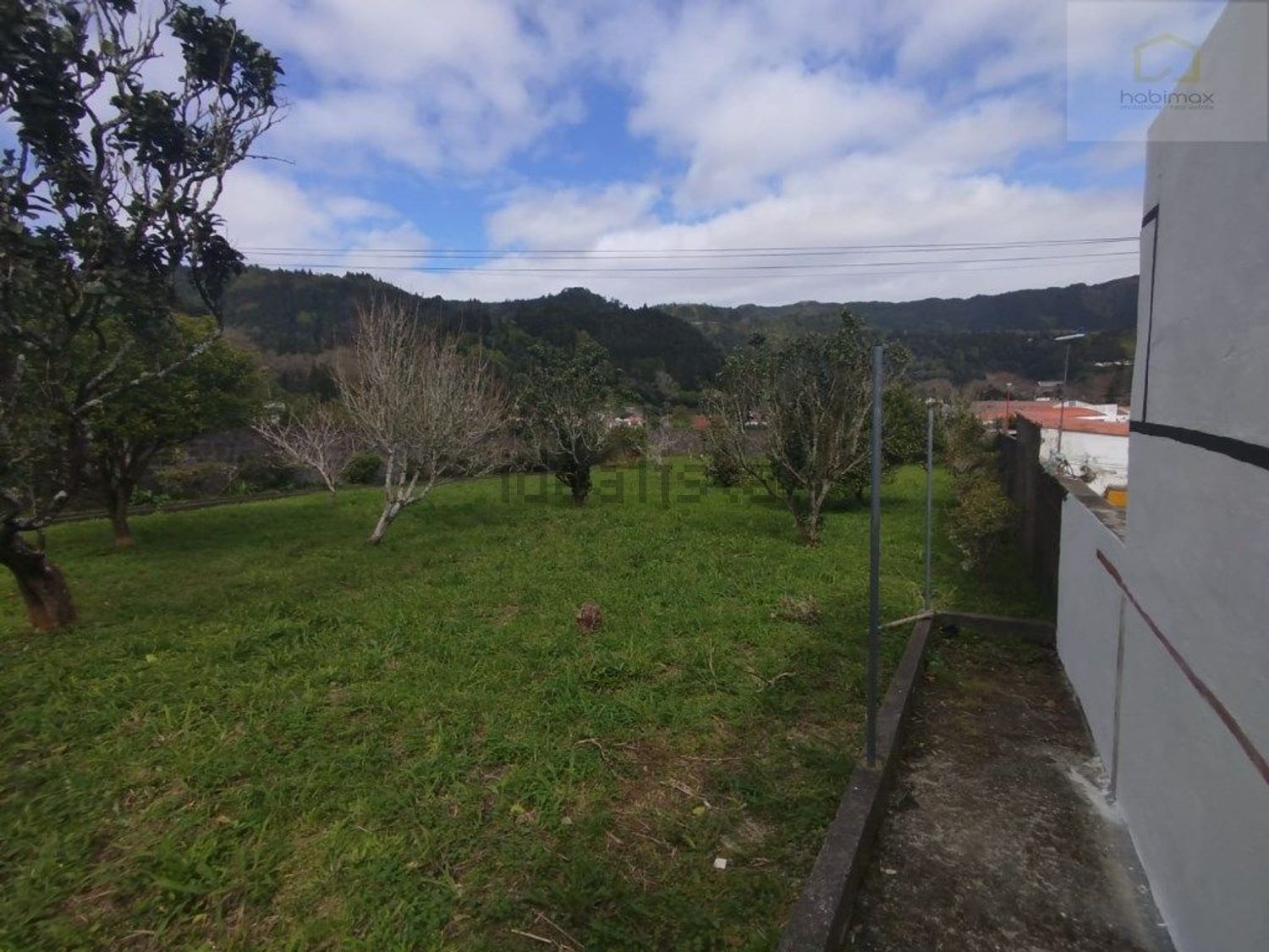 小楼房或独栋别墅出售在Travessa Da Água Quente, 9 - 花园
