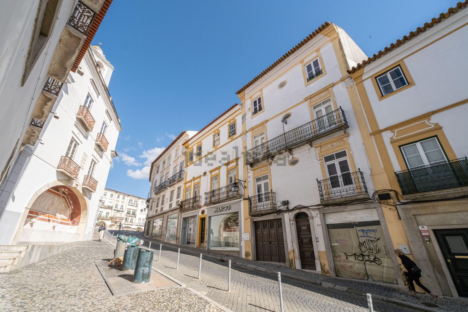 小楼房或独栋别墅出售在Rua de Serpa Pinto, 29 - 视线