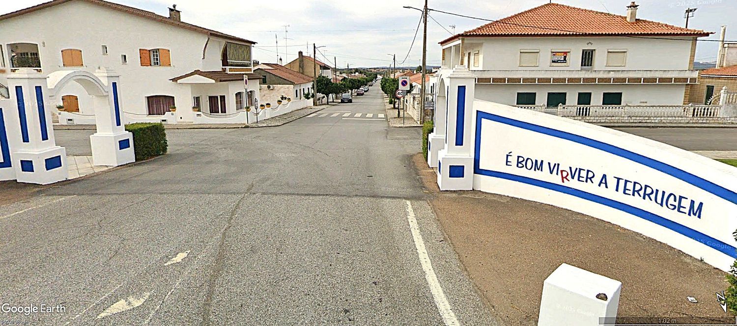 小镇楼房出售在Rua do Poço