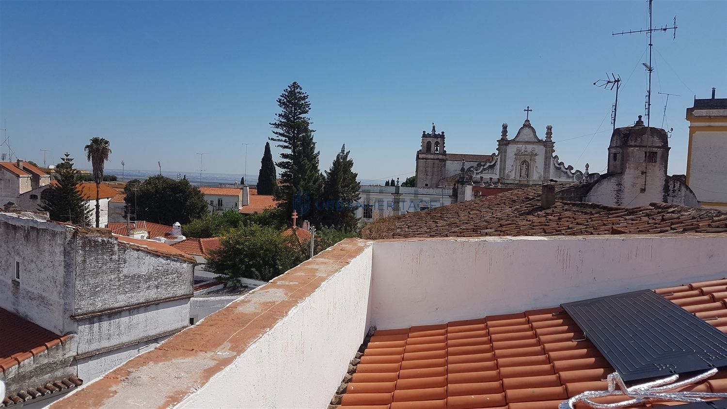 小楼房或独栋别墅出售在Rua da Pedra, 5 a - 视线