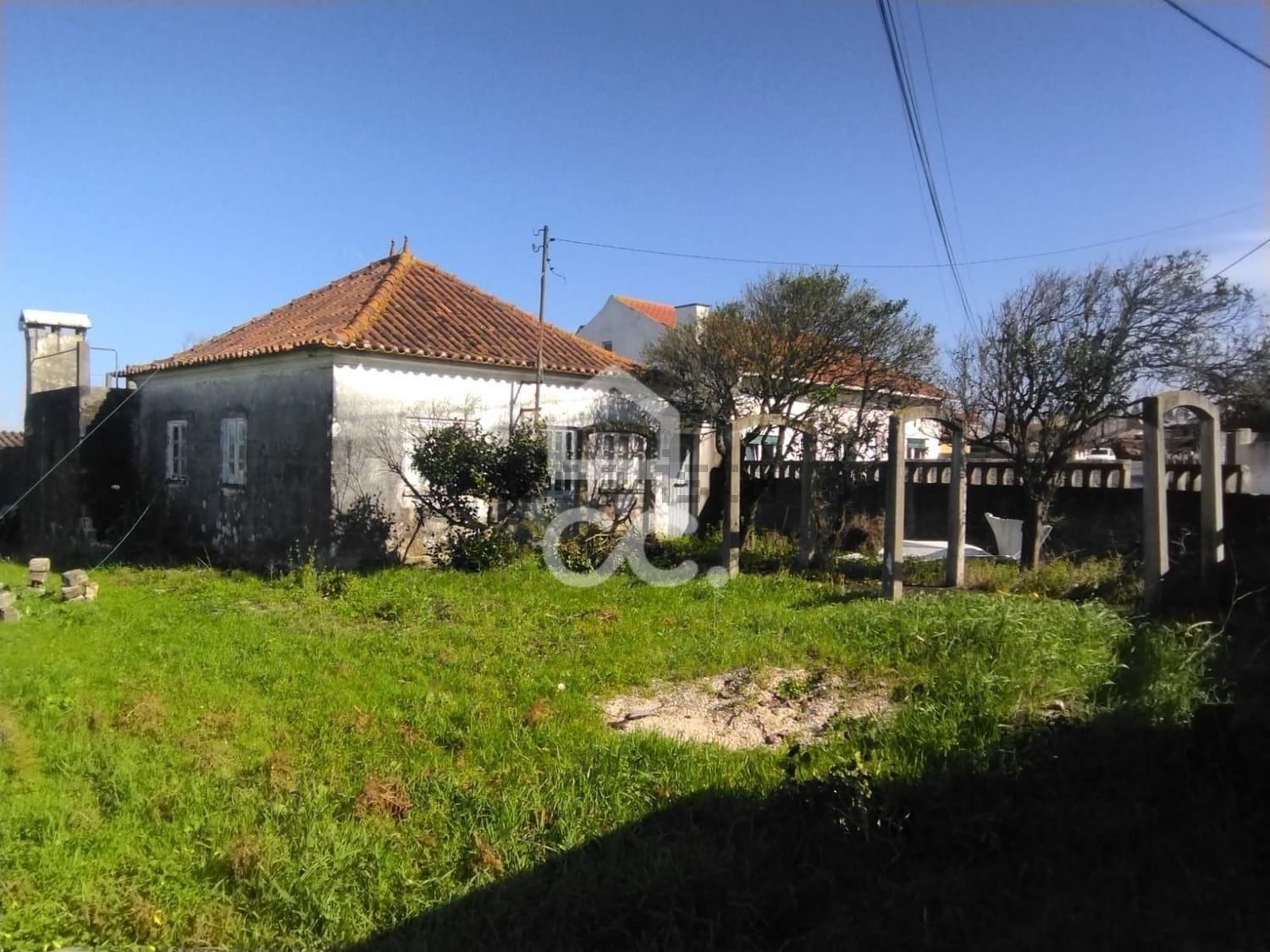 小楼房或独栋别墅出售在Vieira de Leiria - 外立面