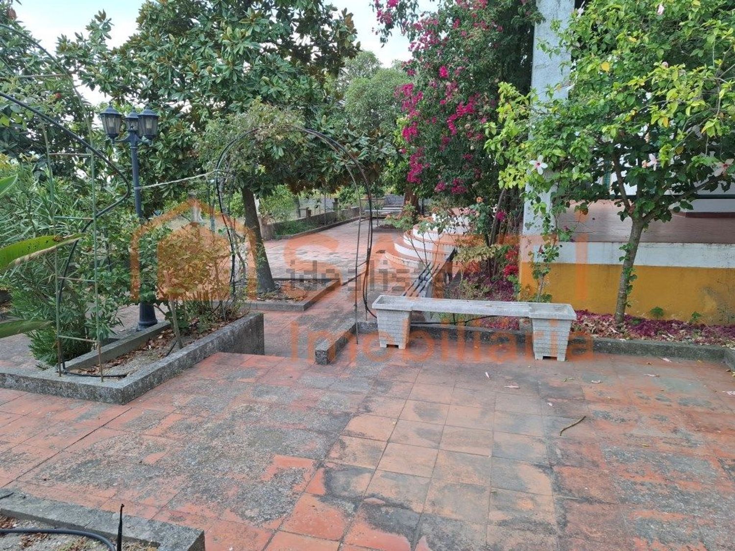 小楼房或独栋别墅出售在Rua da Boavista, 2 g - 花园