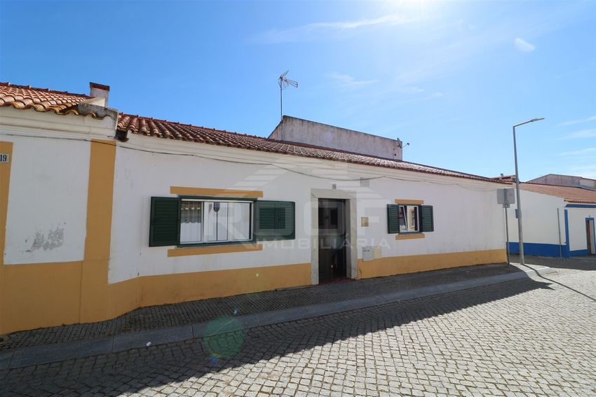 小楼房或独栋别墅出售在Vila Nova da Baronia