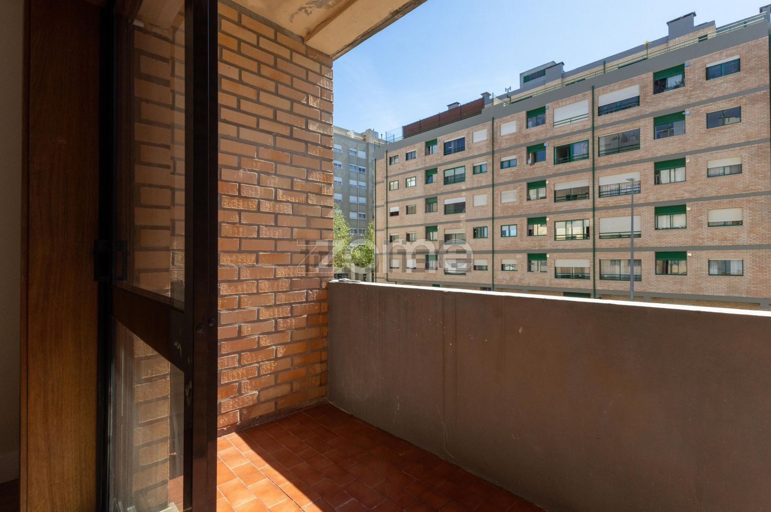 出租公寓 t3在Alameda da Granja, 121 - 门廊