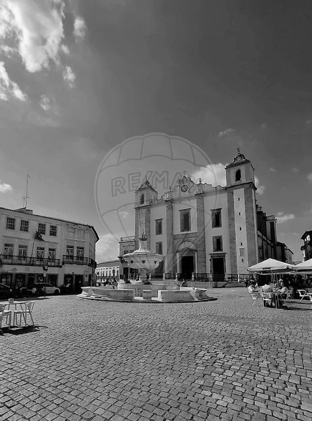 小楼房或独栋别墅出售在Rua dos Mercadores