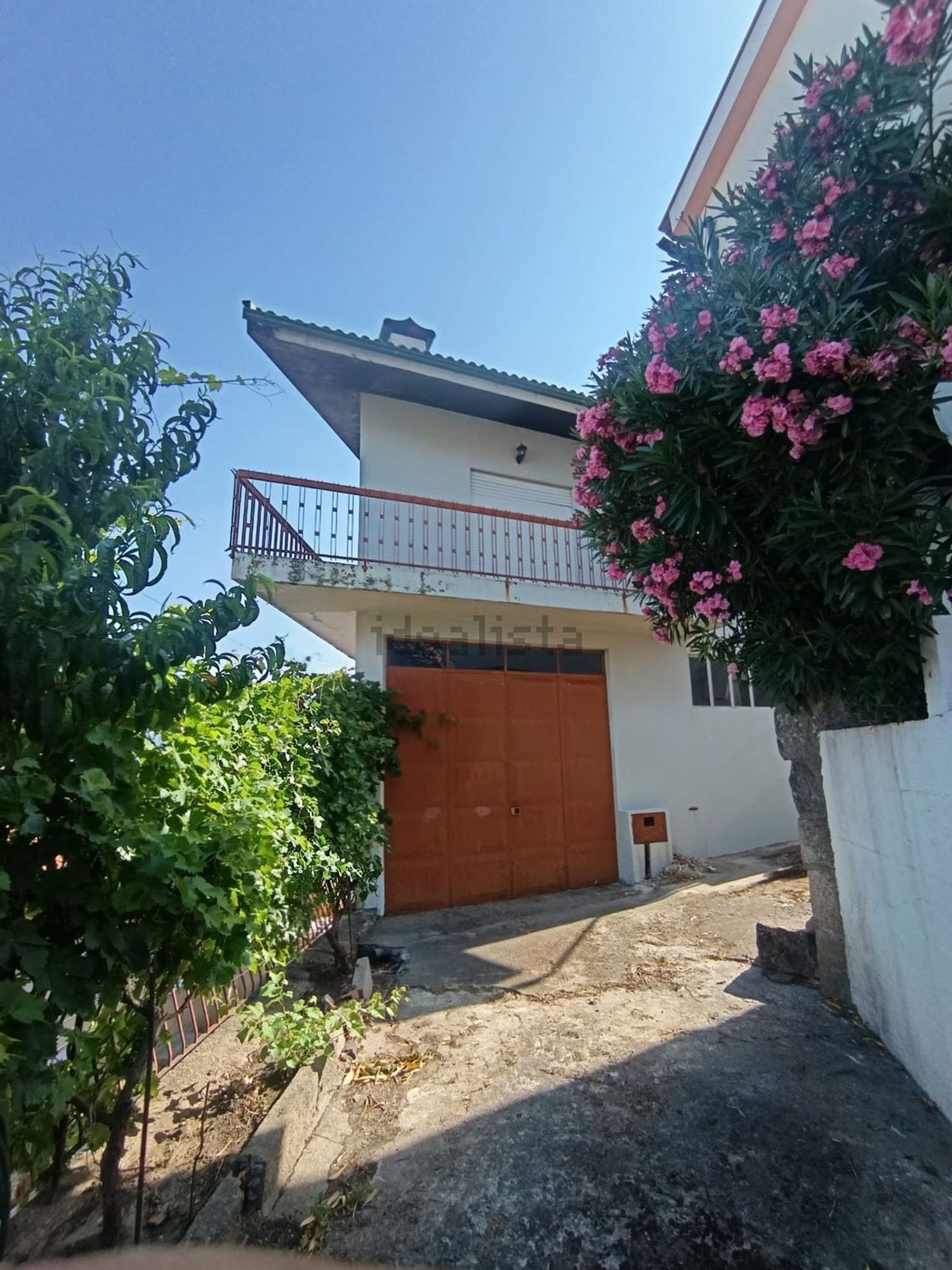 小楼房或独栋别墅出售在Rua do Vale de Cima - 外立面