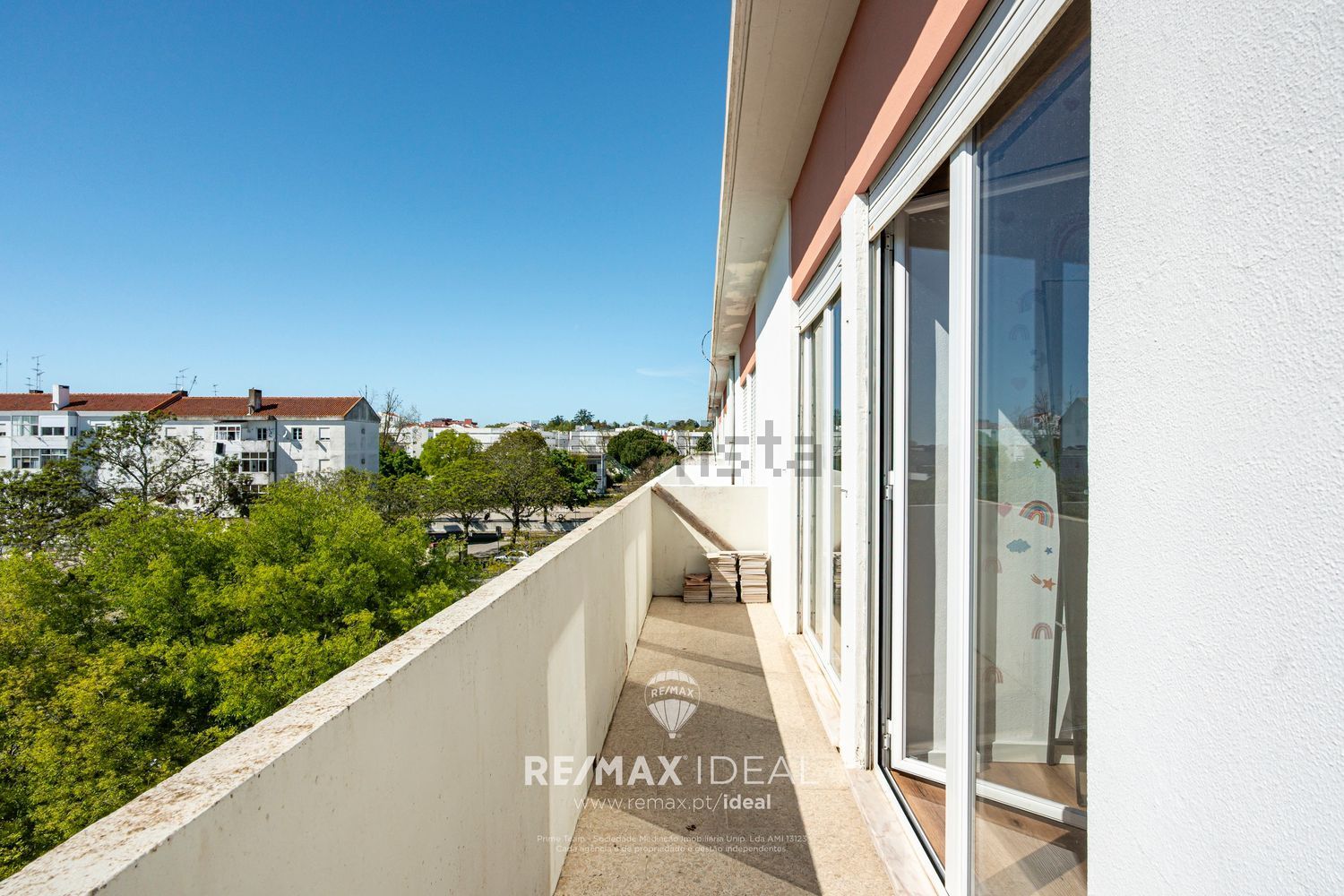 公寓 t3出售在Rua General Humberto Delgado - 露台