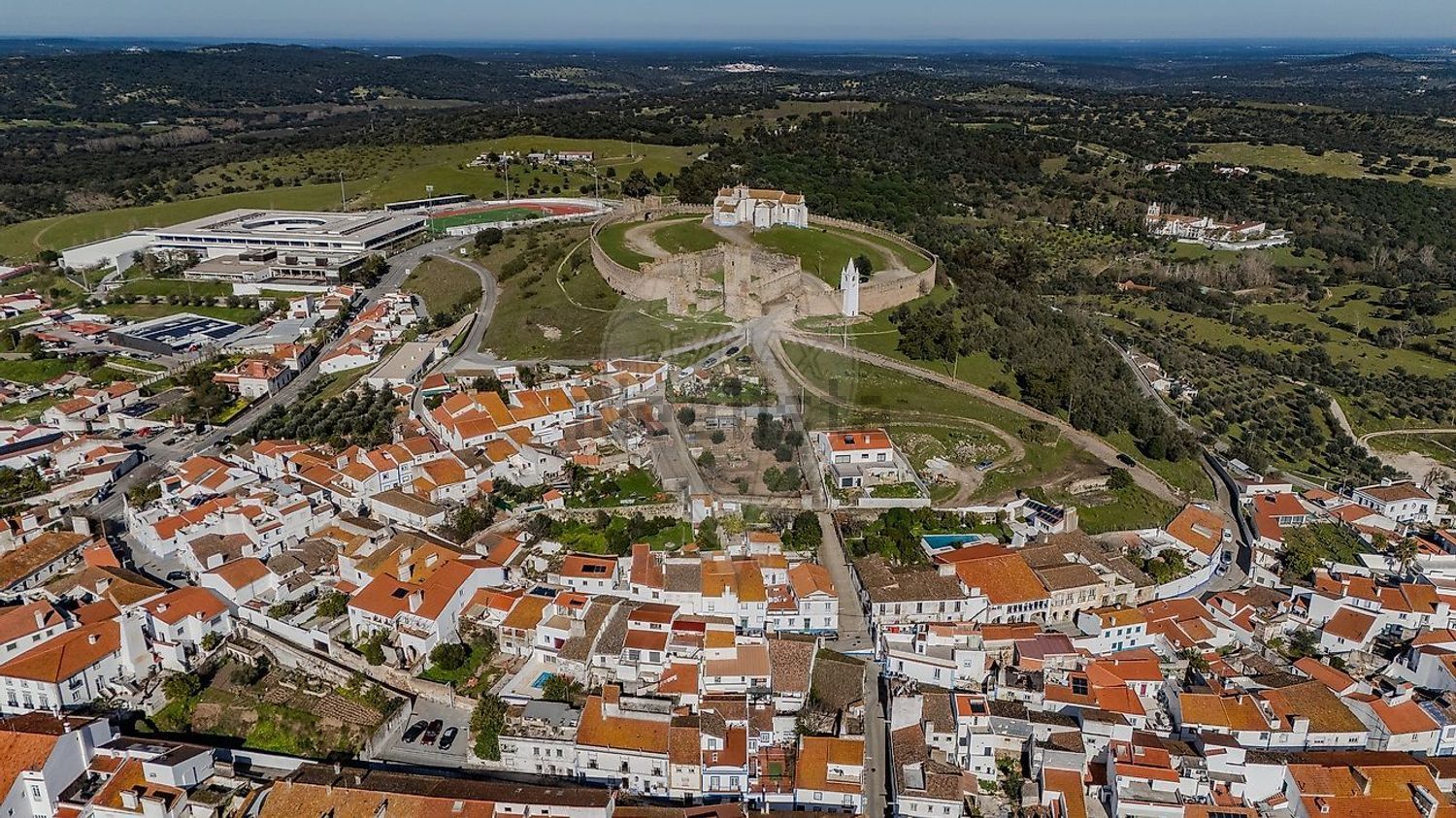 小楼房或独栋别墅出售在Rua de Olivença - 视线