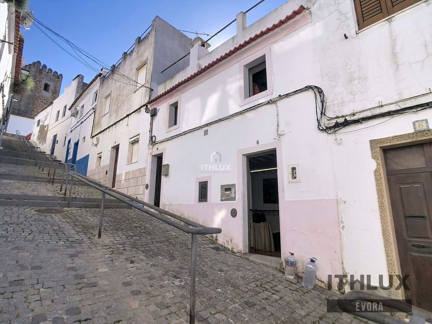 小楼房或别墅出售在São João Batista