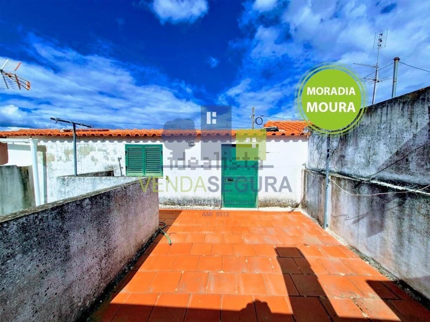 小楼房或别墅出售在Moura e Santo Amador - 阳台