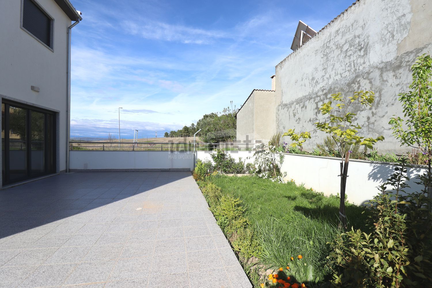 小楼房或独栋别墅出售在Rua da Qt.ª do Rei - 外立面