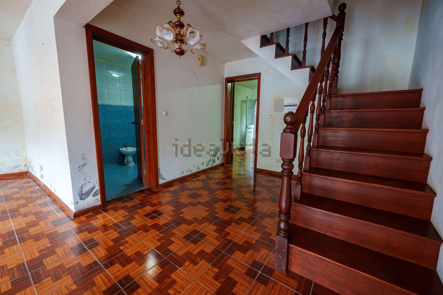 小楼房或独栋别墅出售在Rua Jorge M. Reis Machado s/n - 过道