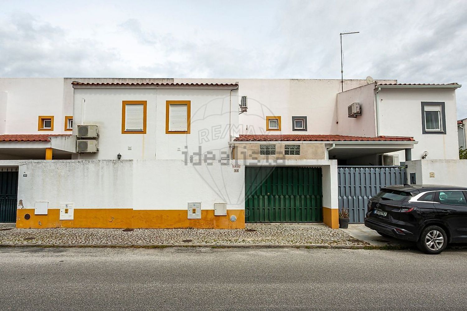 小楼房或独栋别墅出售在Praceta Manuel Américo Peres - 外立面