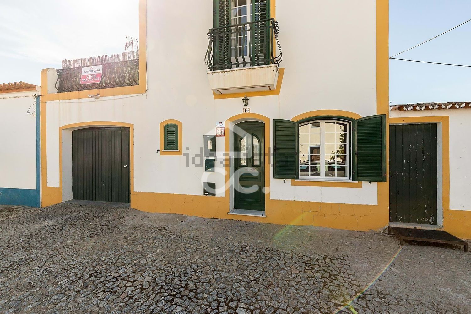 小楼房或独栋别墅出售在Rua da Pouca Farinha, 19 - 外立面