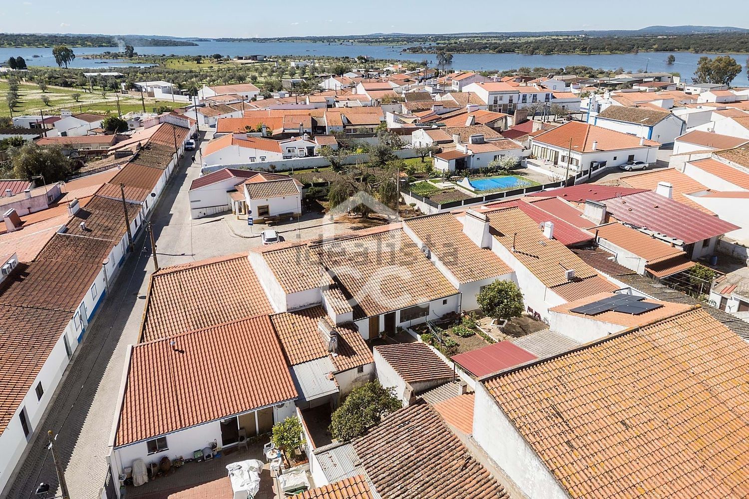 小楼房或独栋别墅出售在Rua de São Lourenço, 23 - 游泳池