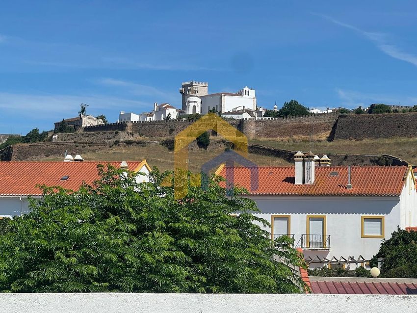 小楼房或独栋别墅出售在Santa Maria e Santo André