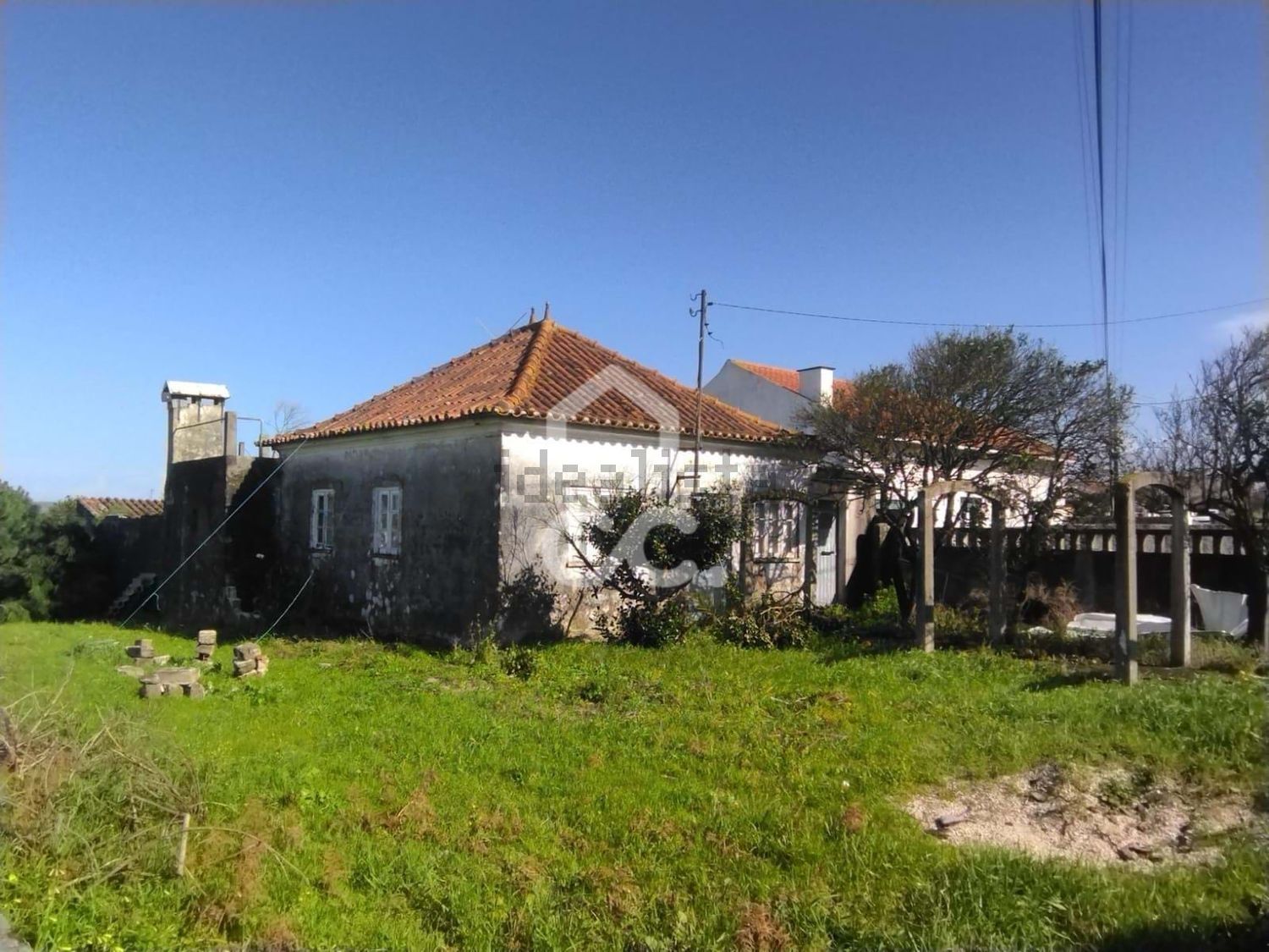 小楼房或独栋别墅出售在Vieira de Leiria - 外立面