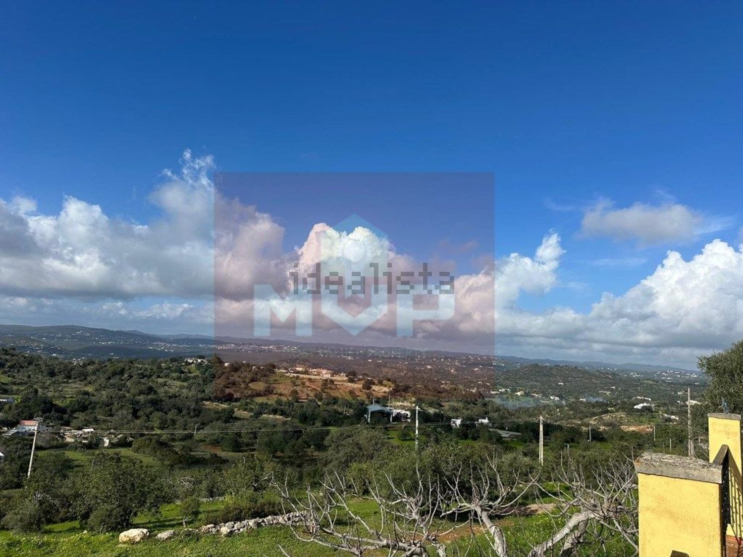 小楼房或独栋别墅出售在Estrada Municipal 517 - 视线