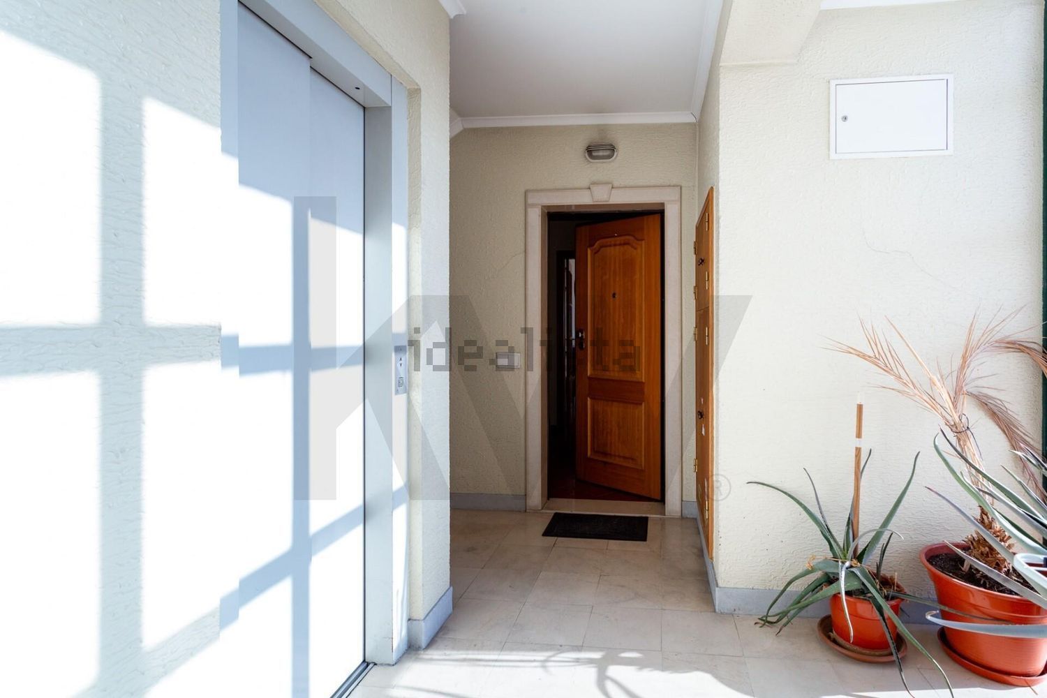 公寓 t2出售在Avenida Doutor Roberto Ferreira Fonseca, 2 - 过道