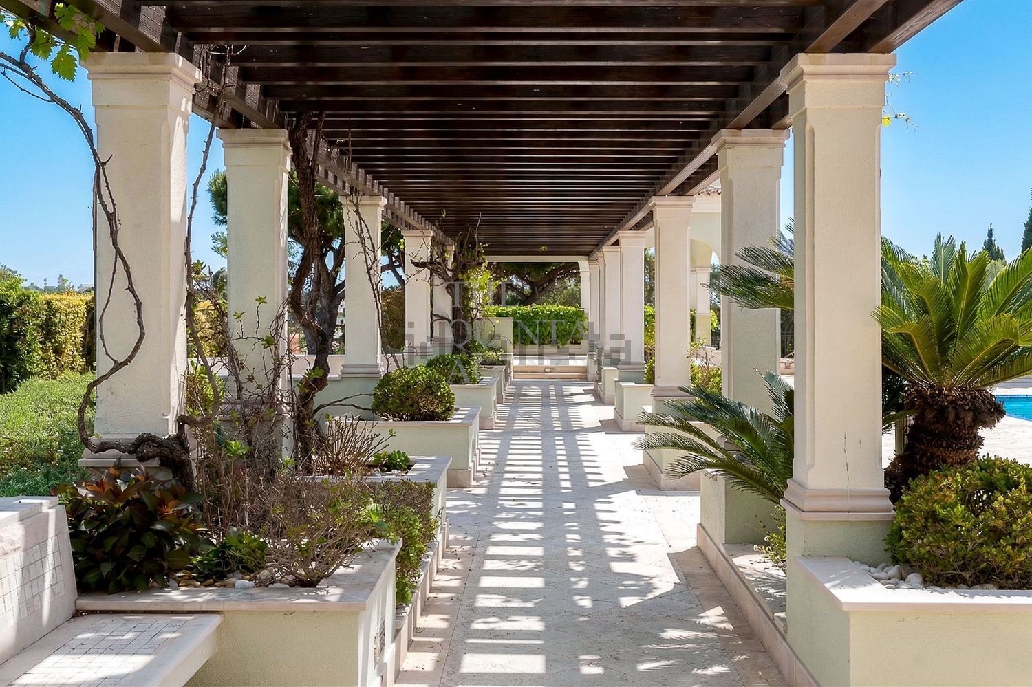 小楼房或别墅出售在Quinta do Lago - Pinheiros Altos - 外立面