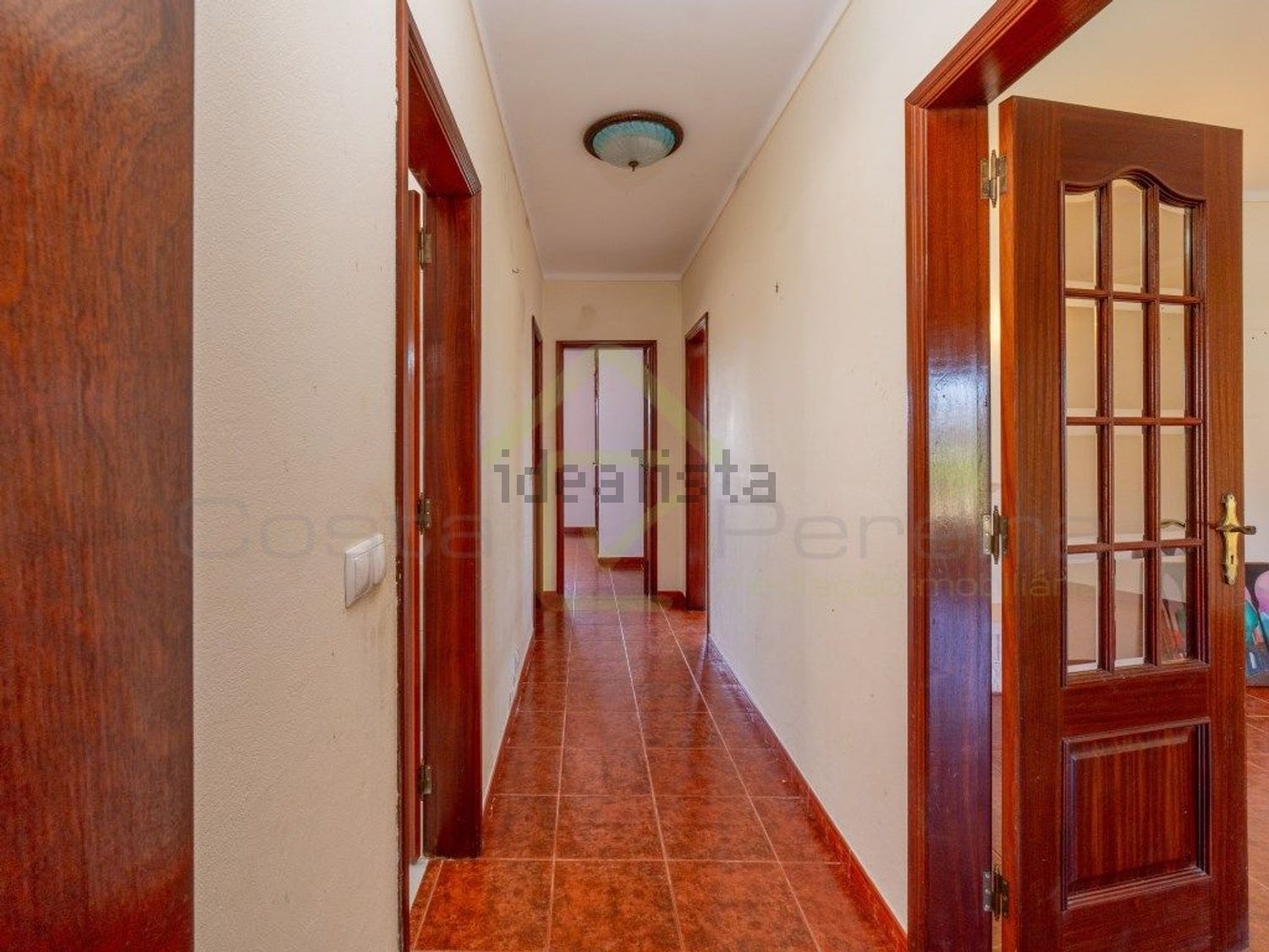 小楼房或独栋别墅出售在Póvoa de Penafirme - Santa Cruz - 前厅