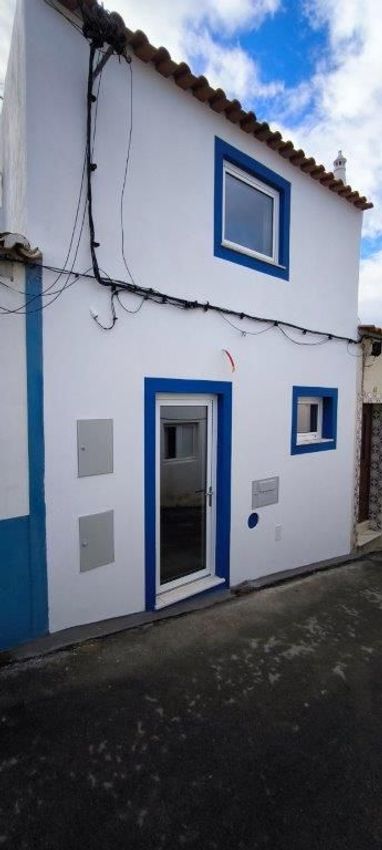 联排别墅出售在Rua Capitão Viegas, 39