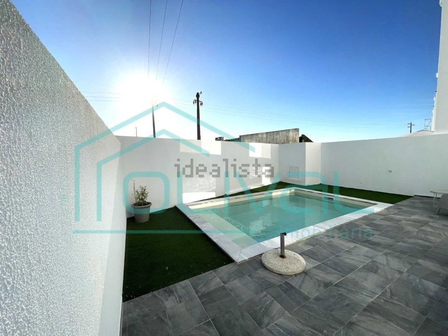 小楼房或独栋别墅出售在Samora Correia - 游泳池