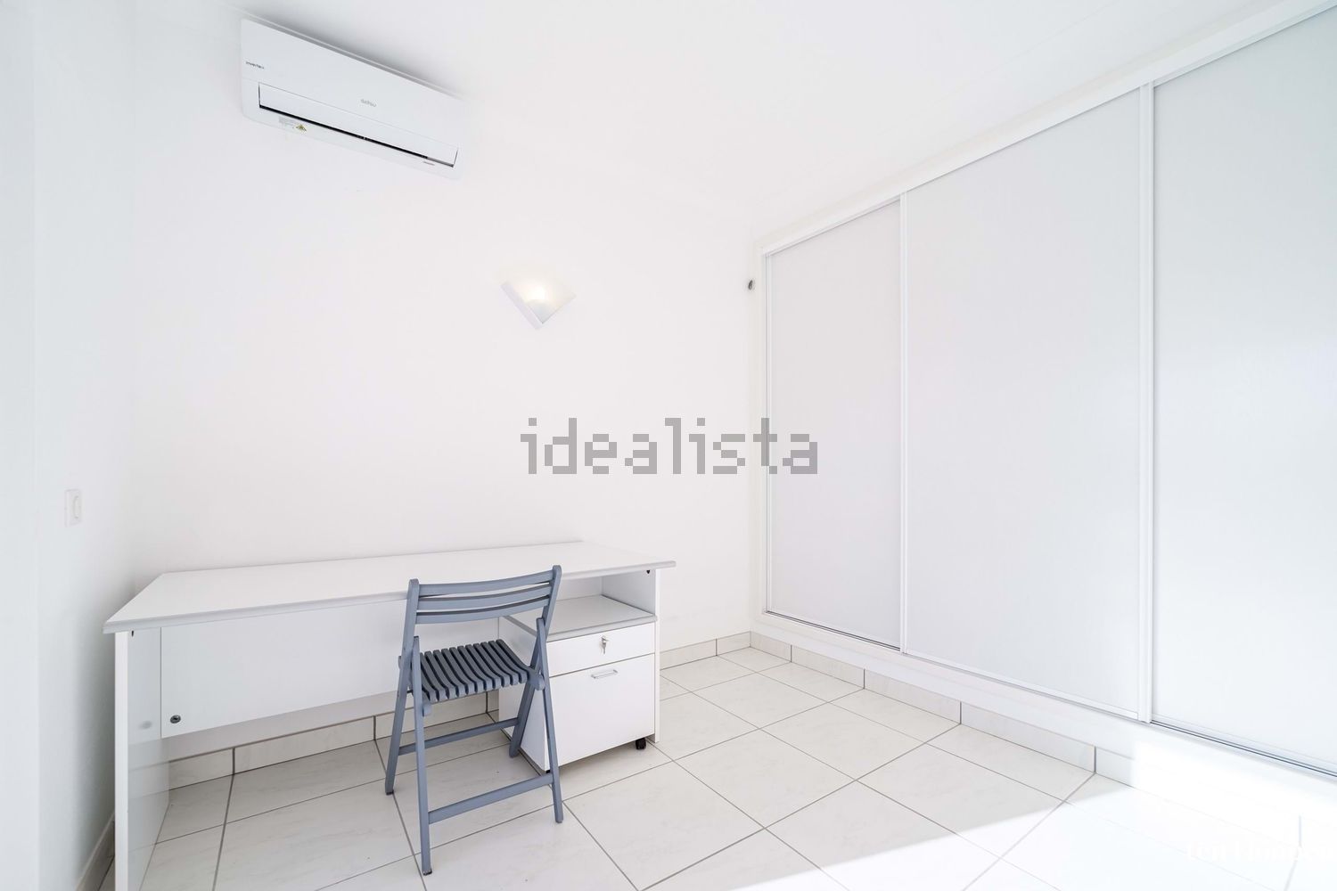 小楼房或独栋别墅出售在Odiáxere - 卧室