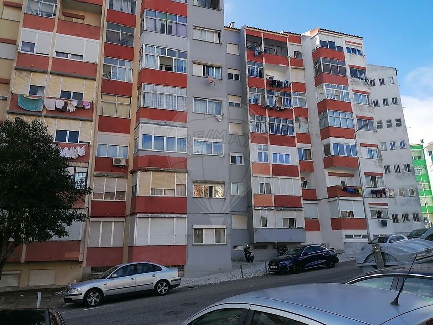 公寓 t1出售在Rua Carlos Charbel