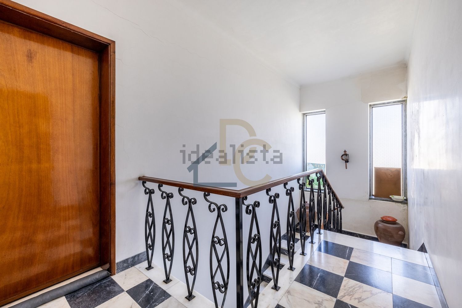 小楼房或独栋别墅出售在Rua de Nossa Senhora de Fátima, 8 a - 楼梯