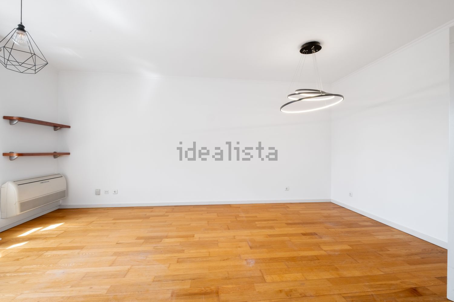 出租公寓 t2在Avenida Miguel Torga - 餐厅