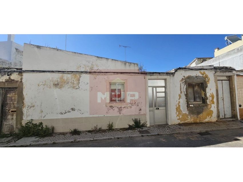 小楼房或独栋别墅出售在Travessa do Amâncio