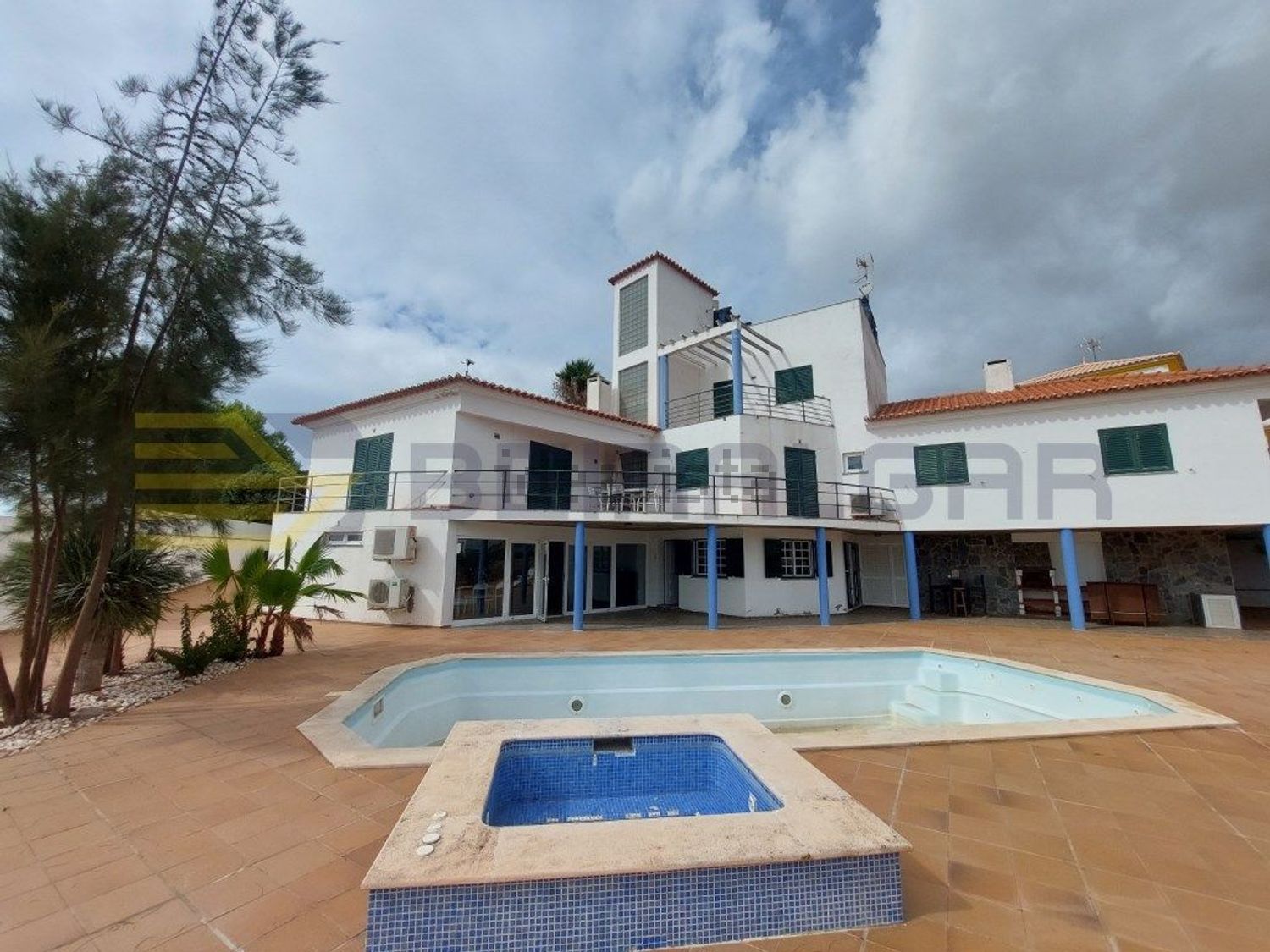小楼房或独栋别墅出售在Quinta do Sobral - São Bartolomeu - 游泳池