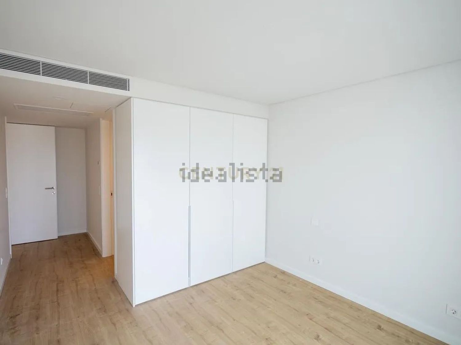公寓 t4出售在Rua Sarmento de Beires, 47 - 居住