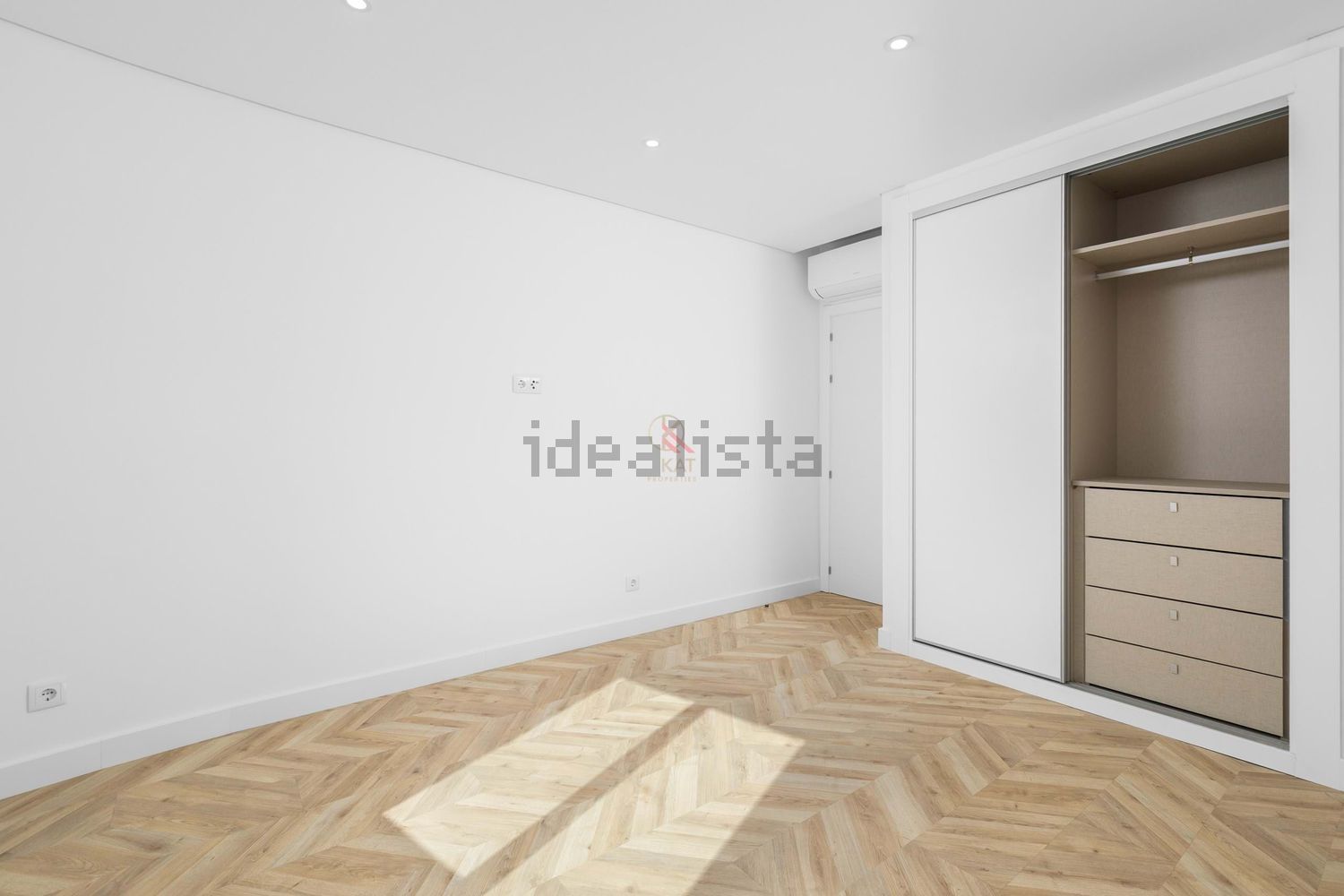 公寓 t2出售在Avenida Dom João VI, 137 - 试衣间