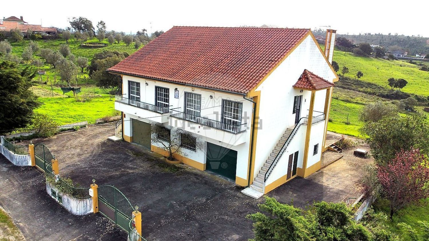 小楼房或独栋别墅出售在São Pedro de Tomar - 外立面