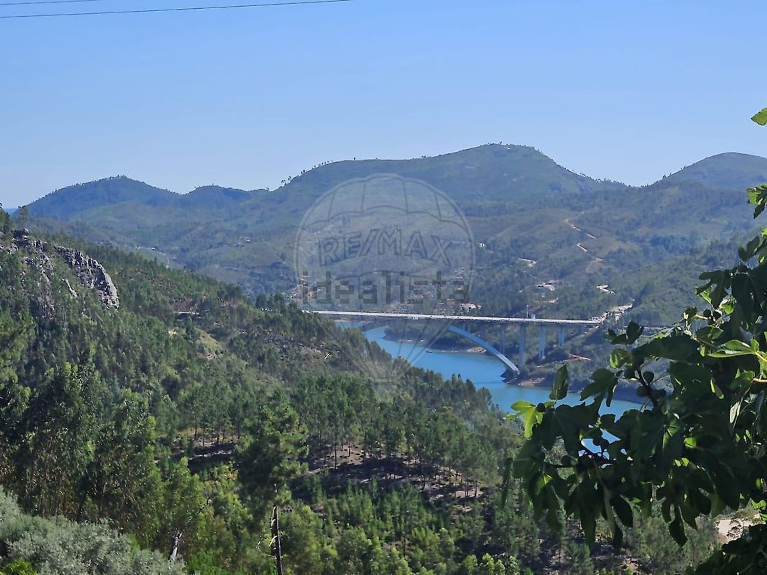 小楼房或独栋别墅出售在Ferreira do Zêzere - 视线