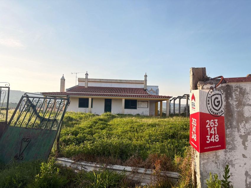 小楼房或独栋别墅出售在Rua dos Galinhatos