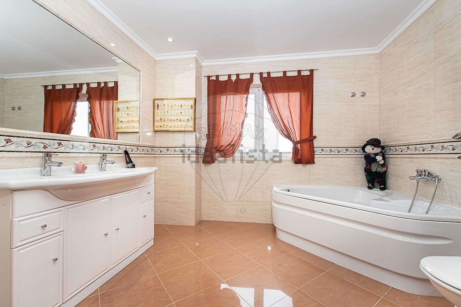 小楼房或独栋别墅出售在Rua 4 de Outubro - 卫生间