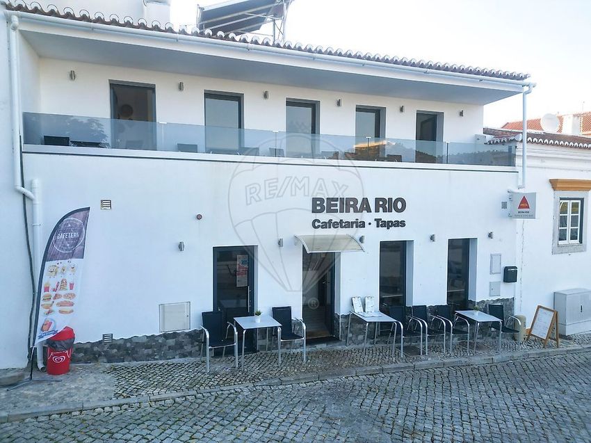 小楼房或独栋别墅出售在Avenida de Duarte Pacheco