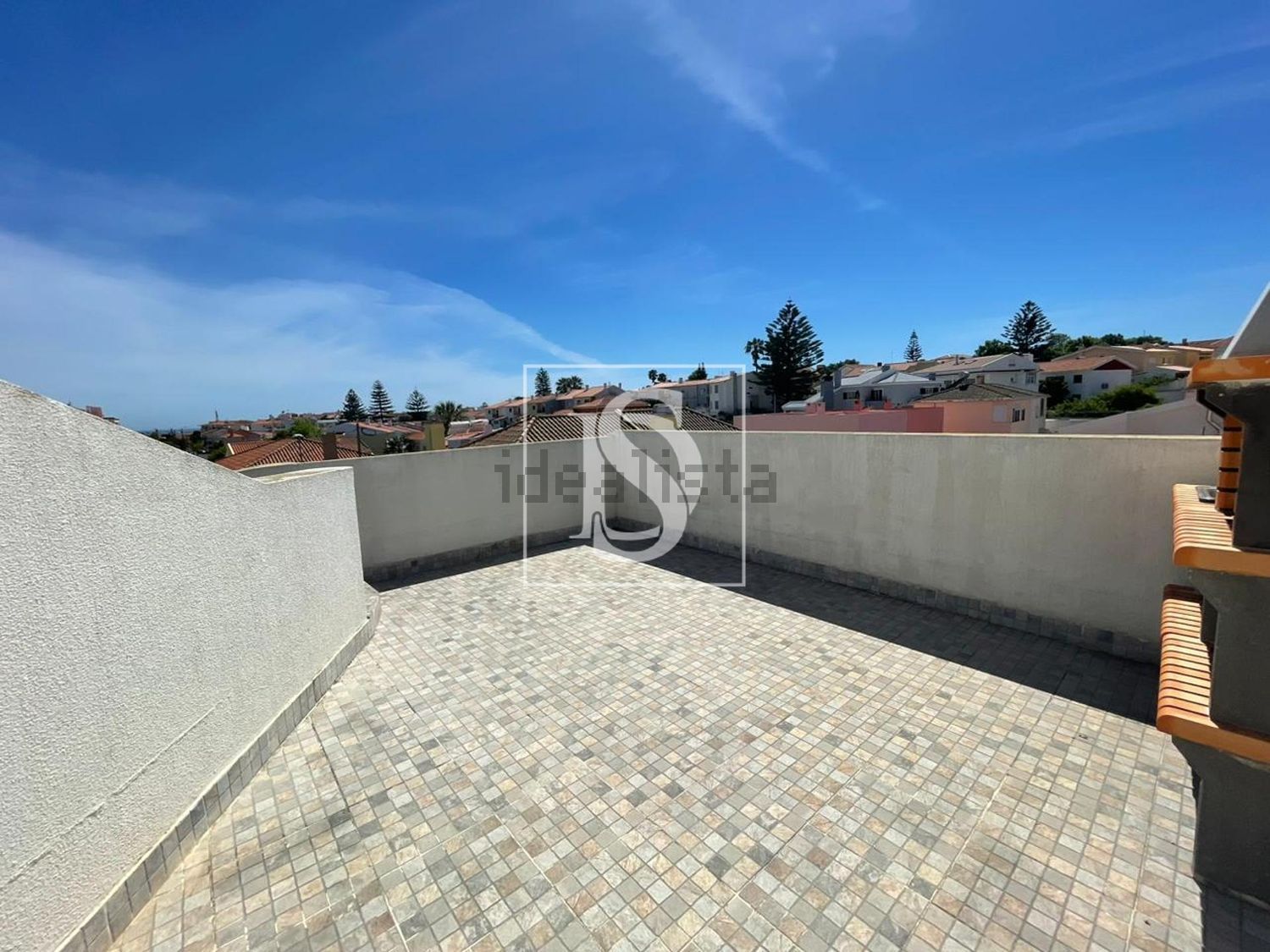 小楼房或独栋别墅出售在Carcavelos Centro - 阳台