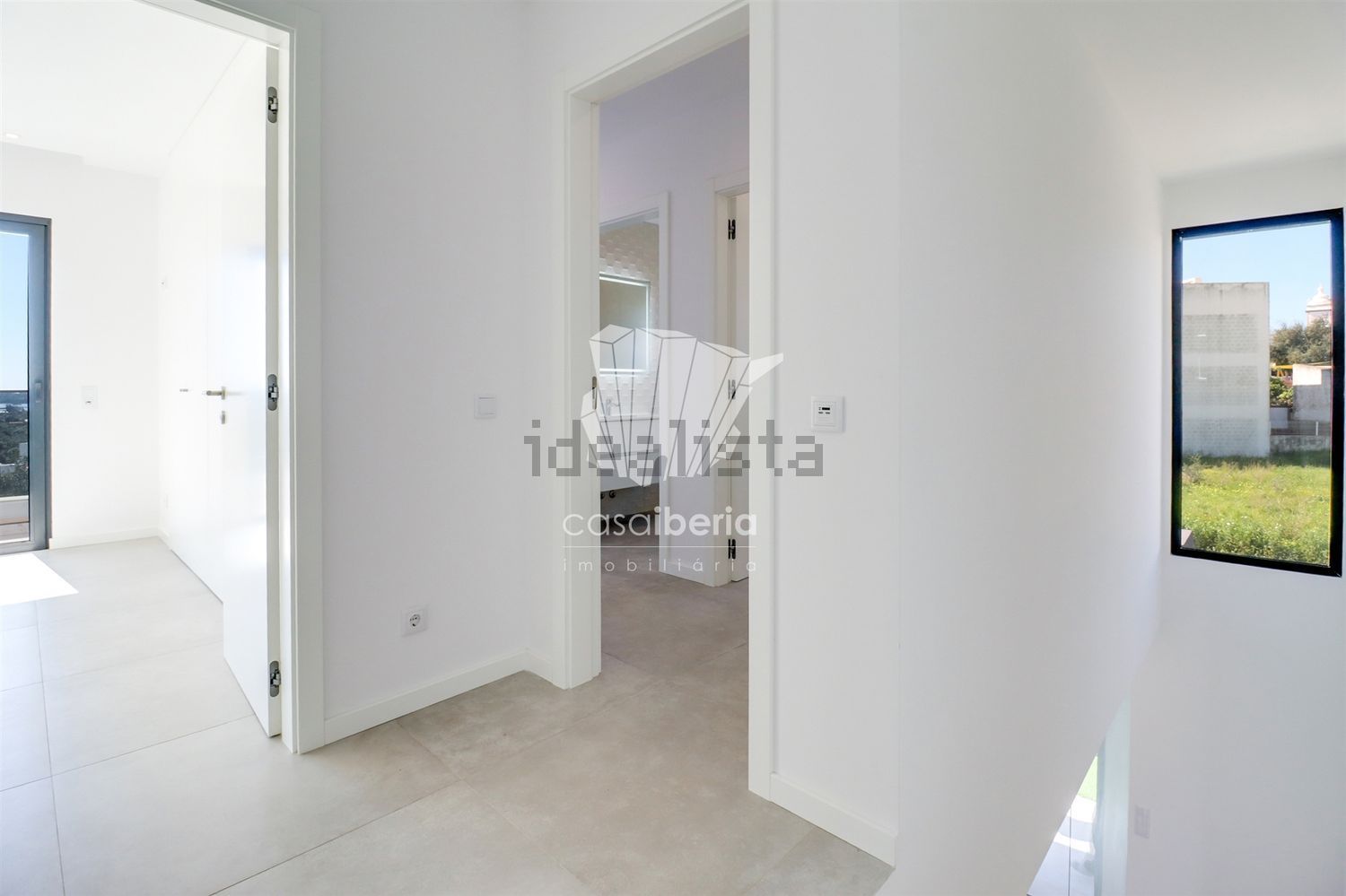 小楼房或独栋别墅出售在Centro da Vila - 过道