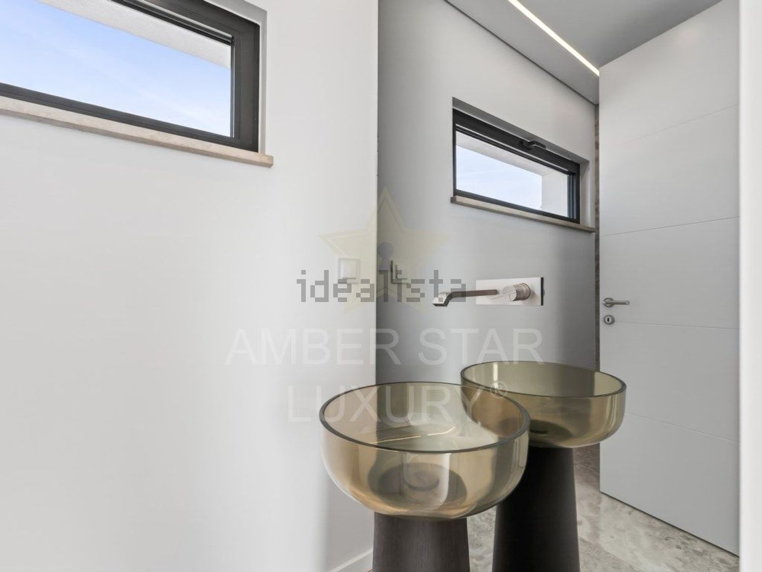 小楼房或独栋别墅出售在Odiáxere - 卫生间